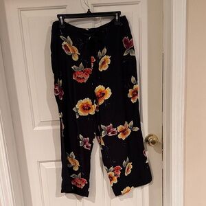 Floral Black Wide-Leg Pants Size M